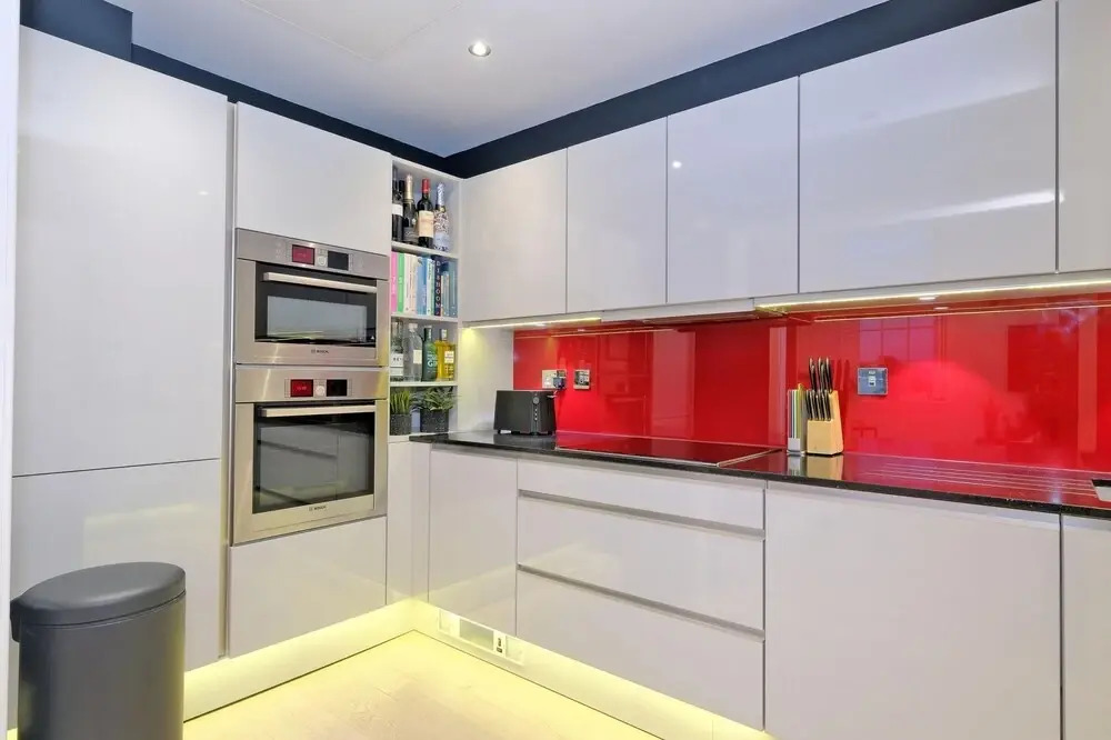 Stunning Central Two Bedroom Executive Apartment