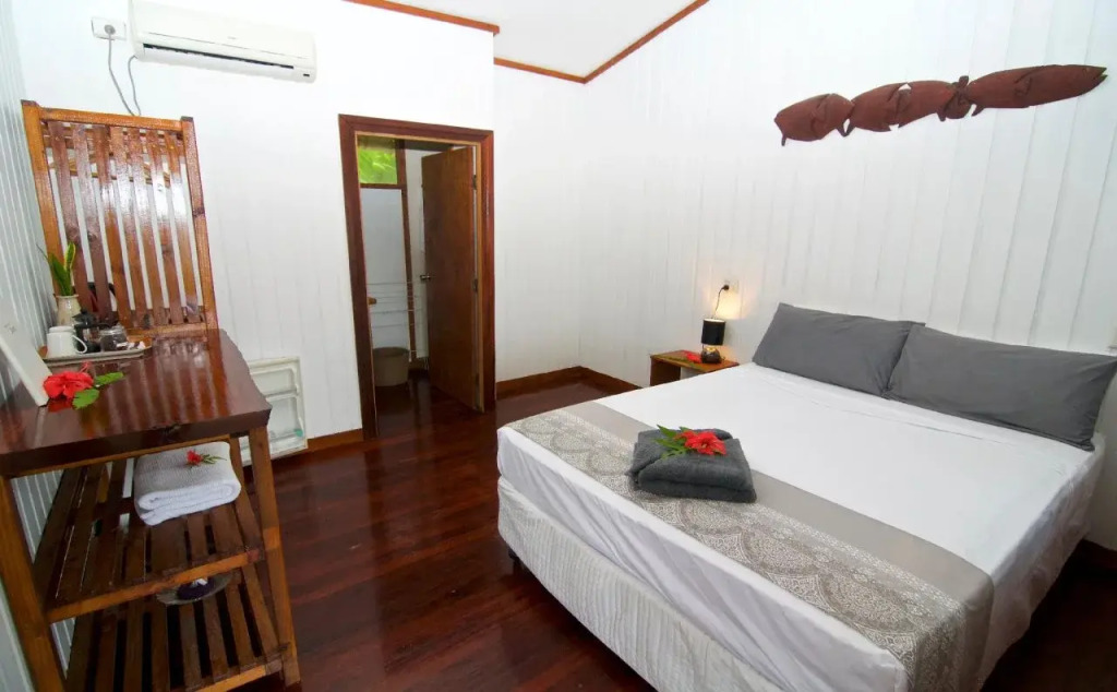 Deco Stop Lodge