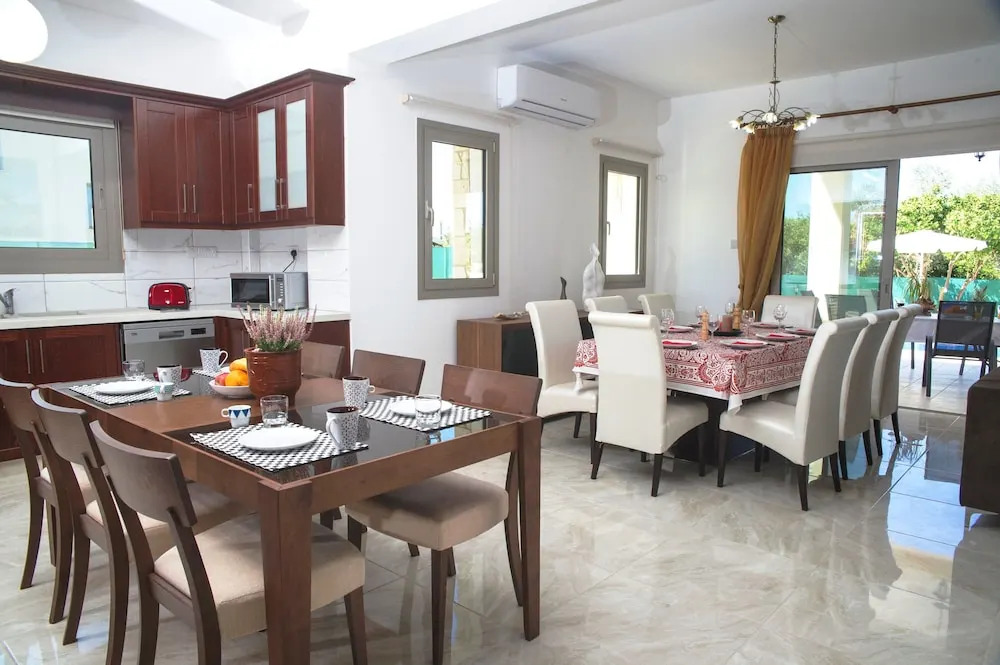 Stunning new Beach Front Villa,1st Line to the Beach, Large Pool, Wonderful Area