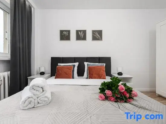 Lumina 3-room apartment with balcony