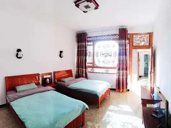 Jizu Mountain Climbing Tree Inn