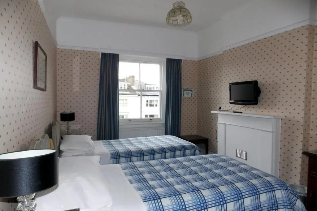 Dillons Hotel - B&B