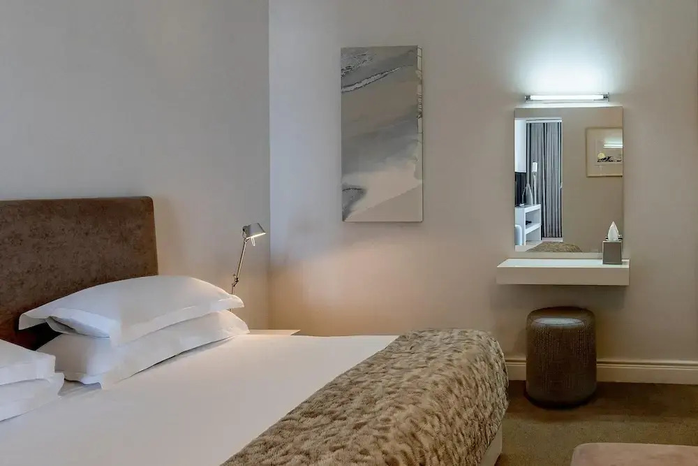 Peaceful Apartment in Camps Bay Sapphire Tide Suite