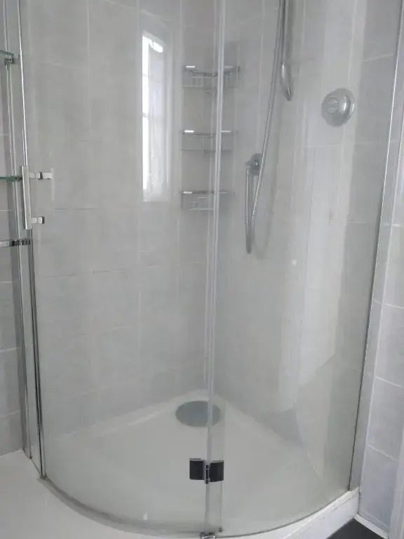 1 Double room with shared bathroom