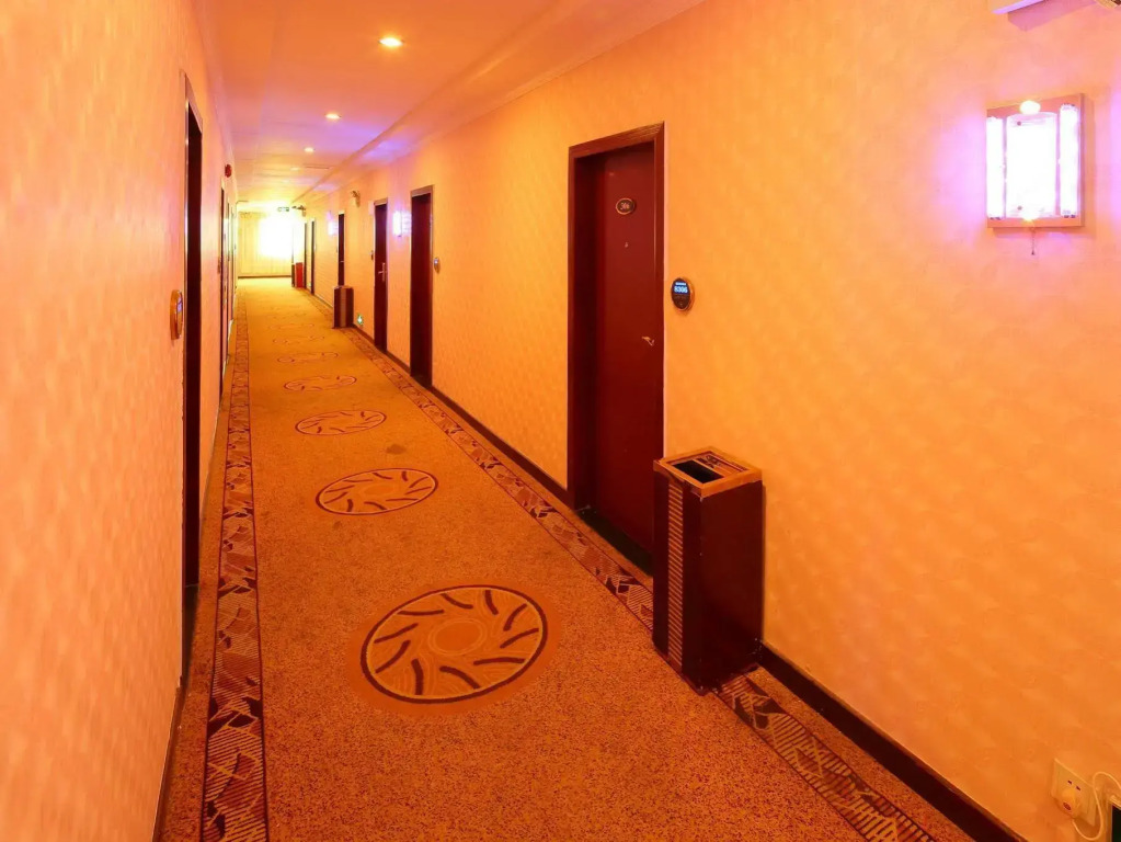 Kailai Castle Hotel (Guangzhou Chimelong Wildlife Park Branch)