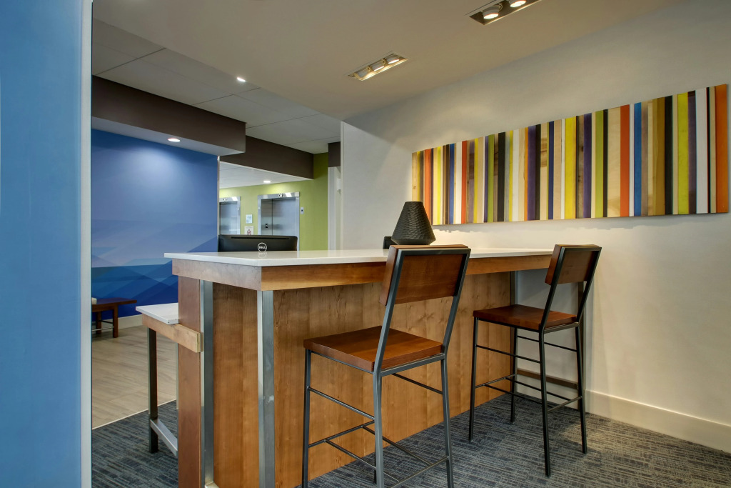 Holiday Inn Express & Suites - Mount Vernon by IHG