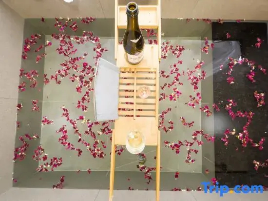 Qingyaju Homestay