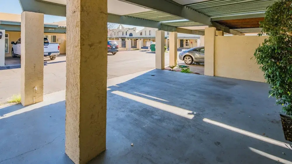 Sleek 2BR Townhome Central Phx by WanderJaunt