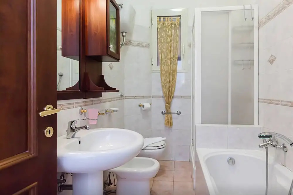 Caterina One o One - Embassy Apartment