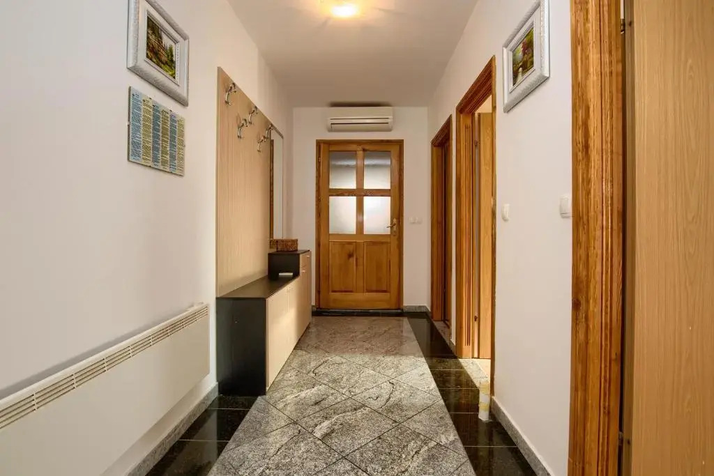 Apartment Mikulic
