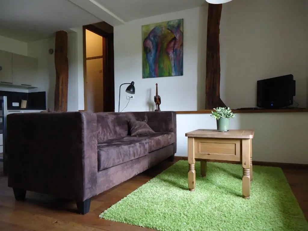 B&B Ferme de Leuze Rustieke Gîtes nabij Durbuy, eigen laadpalen