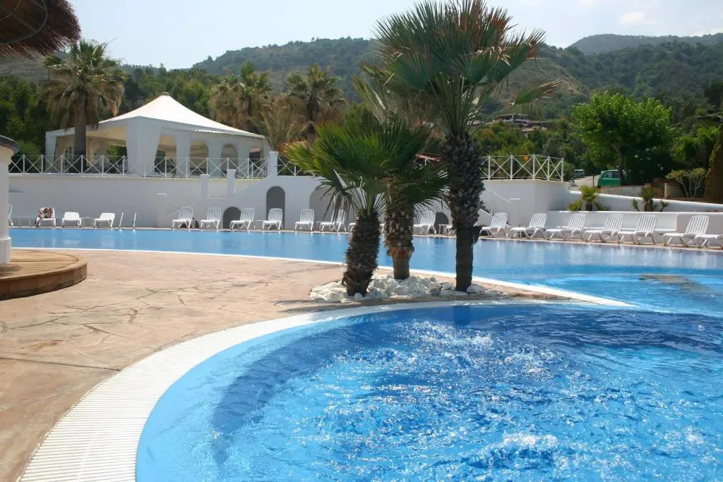 Cala Petrosa Resort