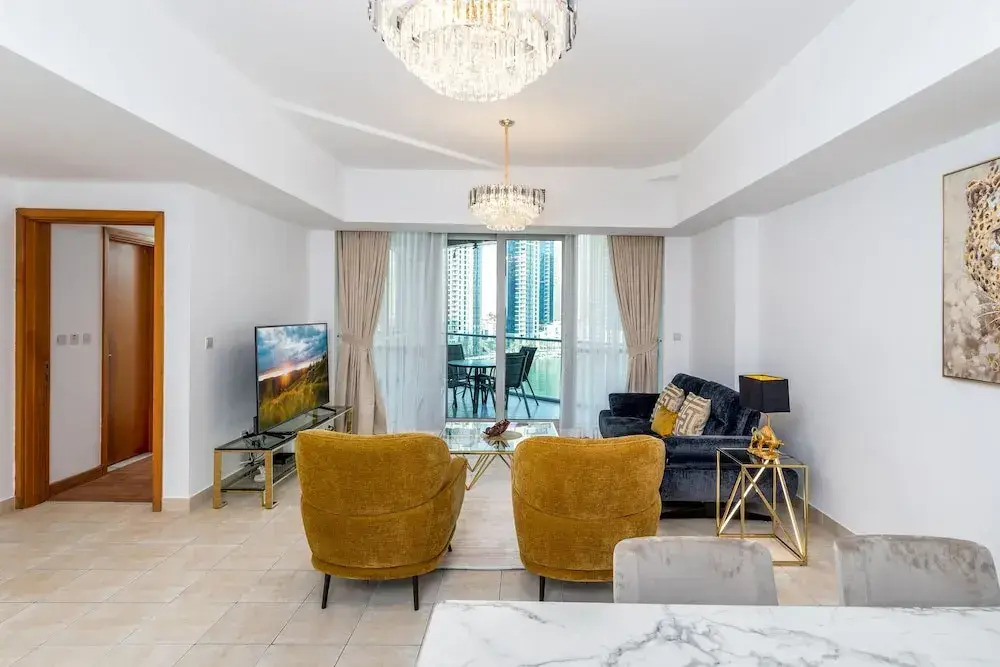 Maison Privee - Sleek Apt with Dubai Marina Vws & Premium Facilities.