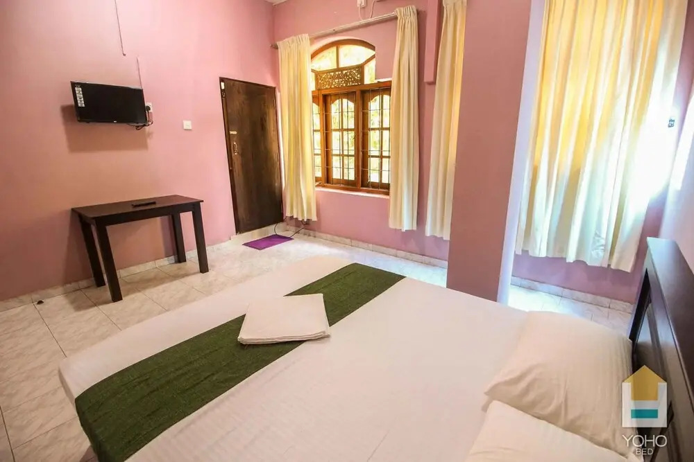 Yoho Bro Hotel