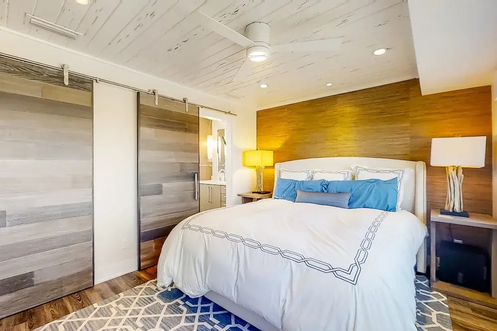 Oceanfront Townhouse With Ocean Views, Central AC, Wifi, & Outdoor Pool