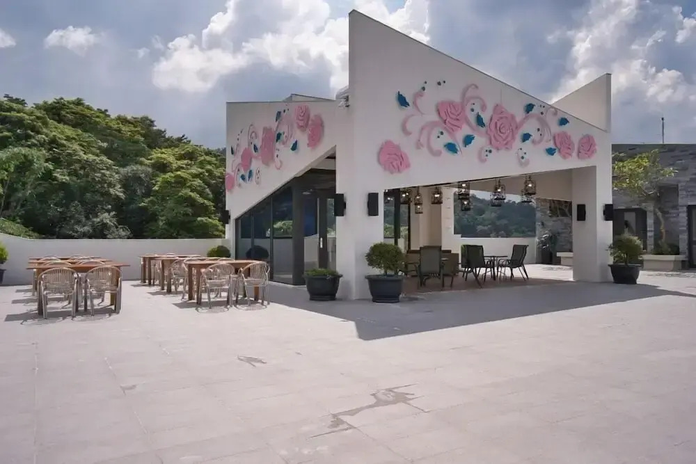 Taihe sun and the moon hostel