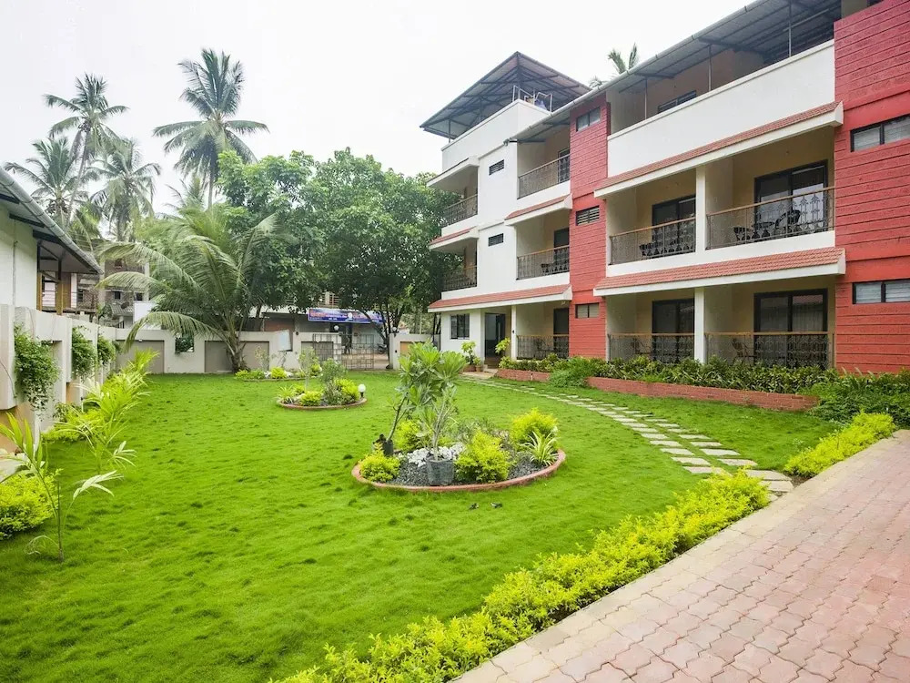 OYO 15553 Evergreen Holiday Home