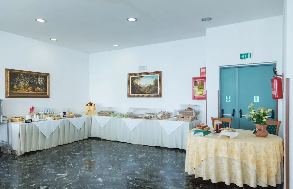Hotel Holidays
