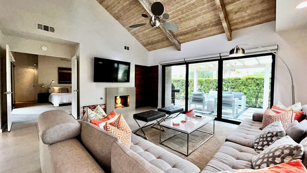 Courtside Contemporary