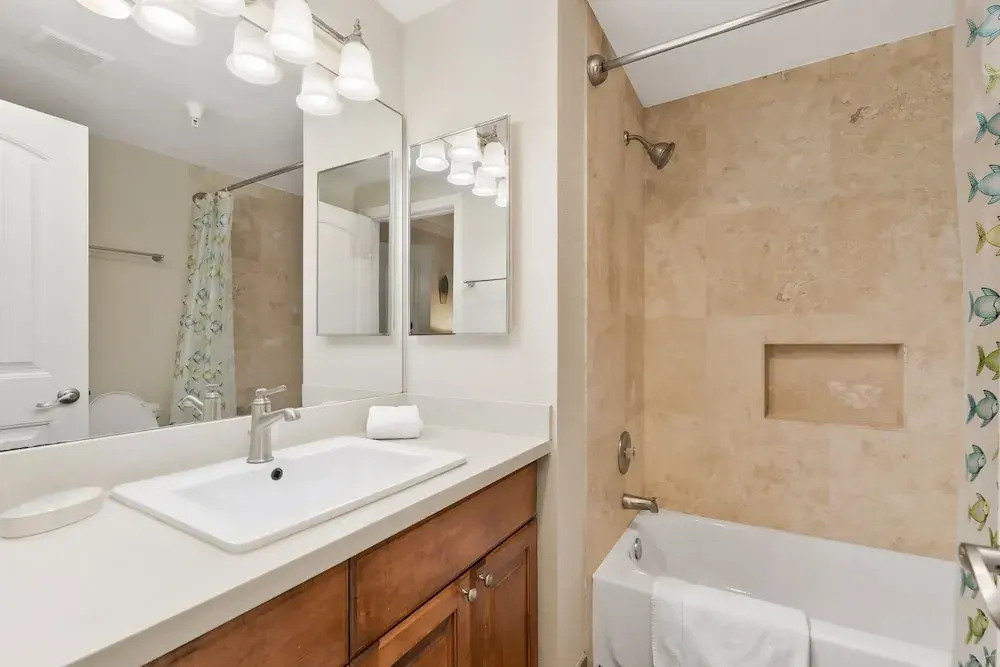 All-suite Pierside W/ Ocean-view Balconies 2 Bedroom Condo