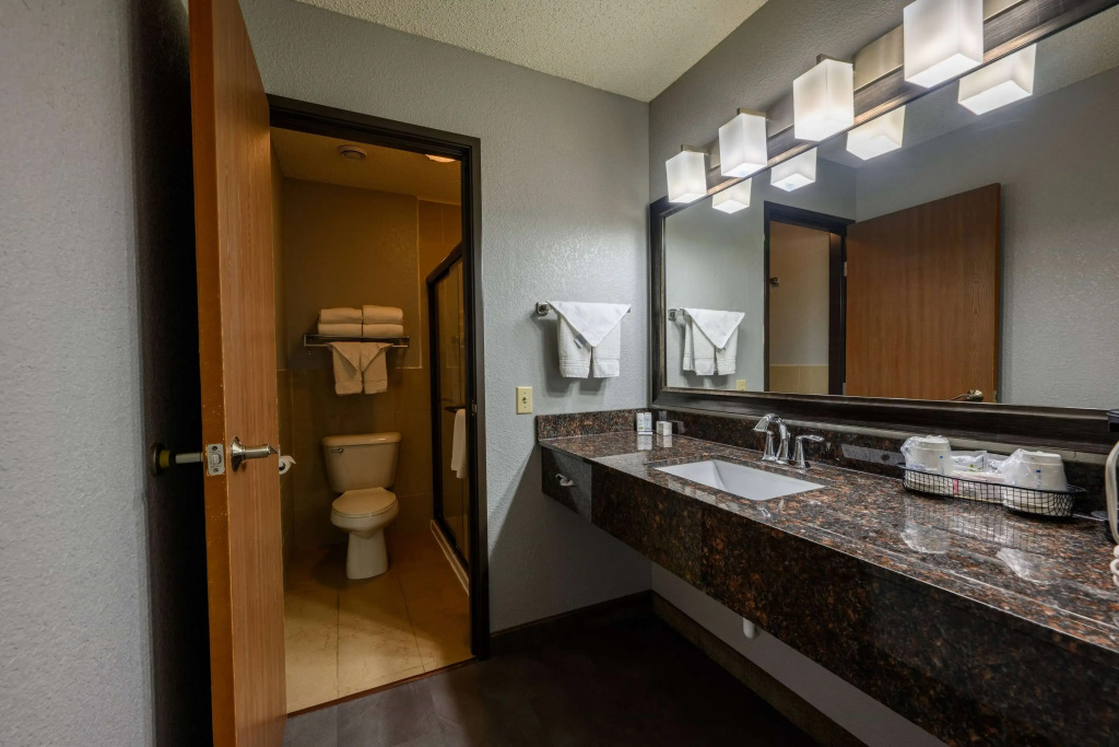 AmericInn by Wyndham Monroe