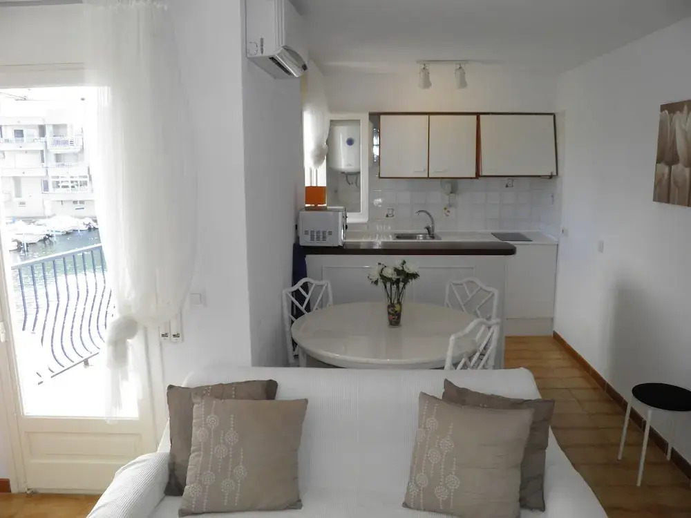 Blue Canal Apartment Ampuriabrava