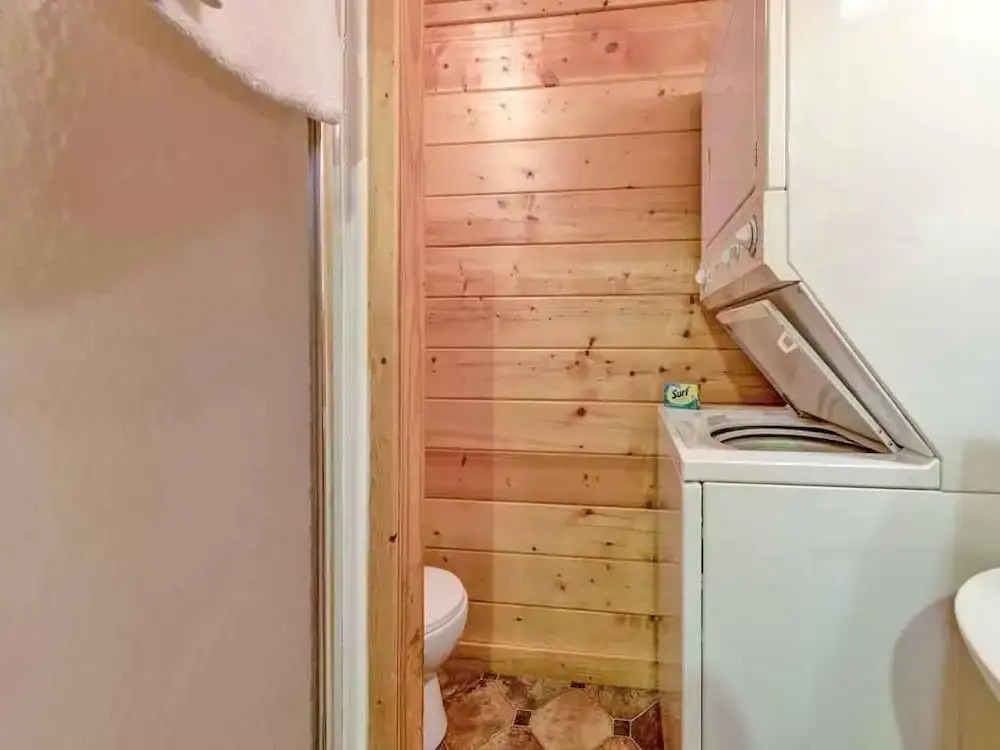 Three Bears Cabin 1 Bedroom Home with Hot Tub