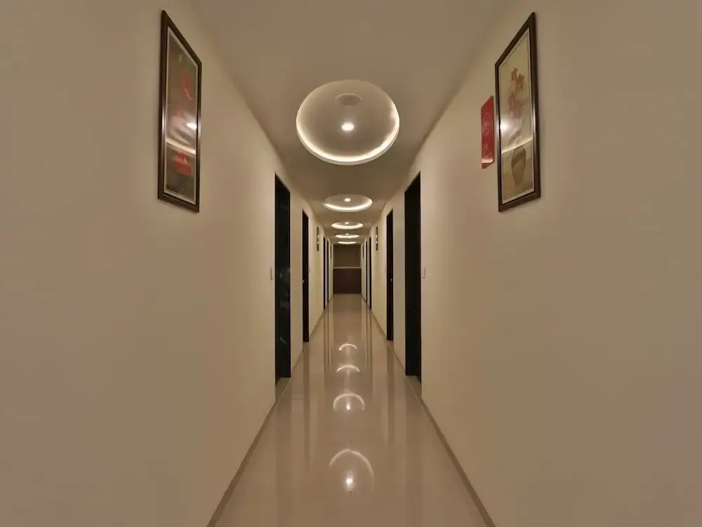 Collection O 12462 Hotel Shiv Inn