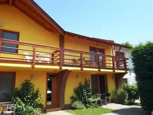 Rozmaring Apartmanok