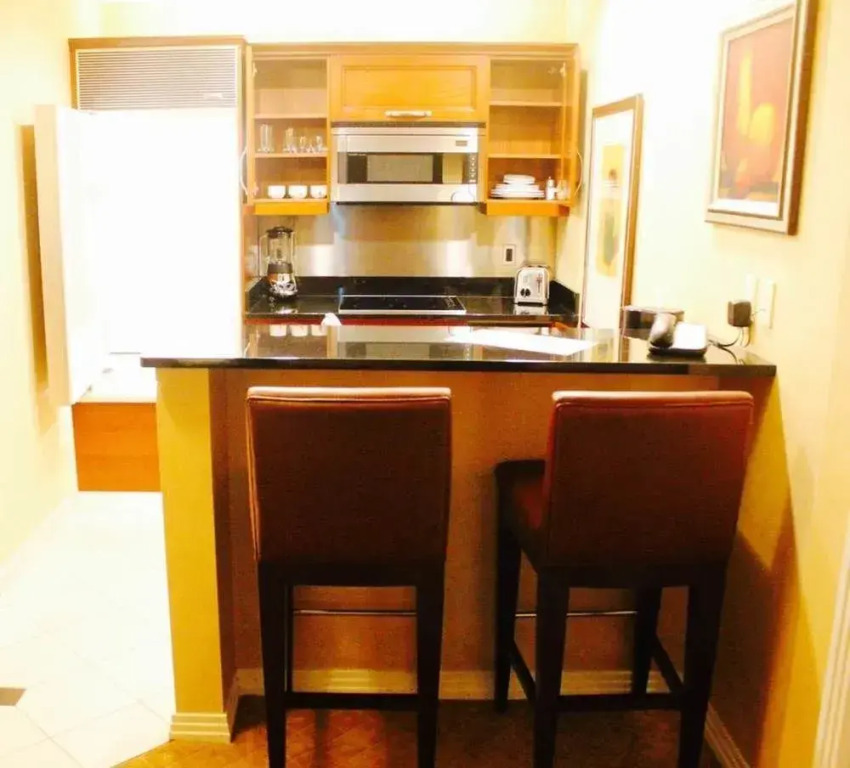 Aaa Deluxe Suite At The Signature Condo Hotel