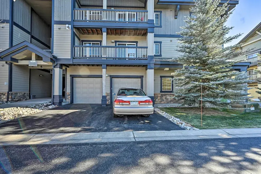 Steamboat Home w/ Garage, 1 Mi to Ski Resort