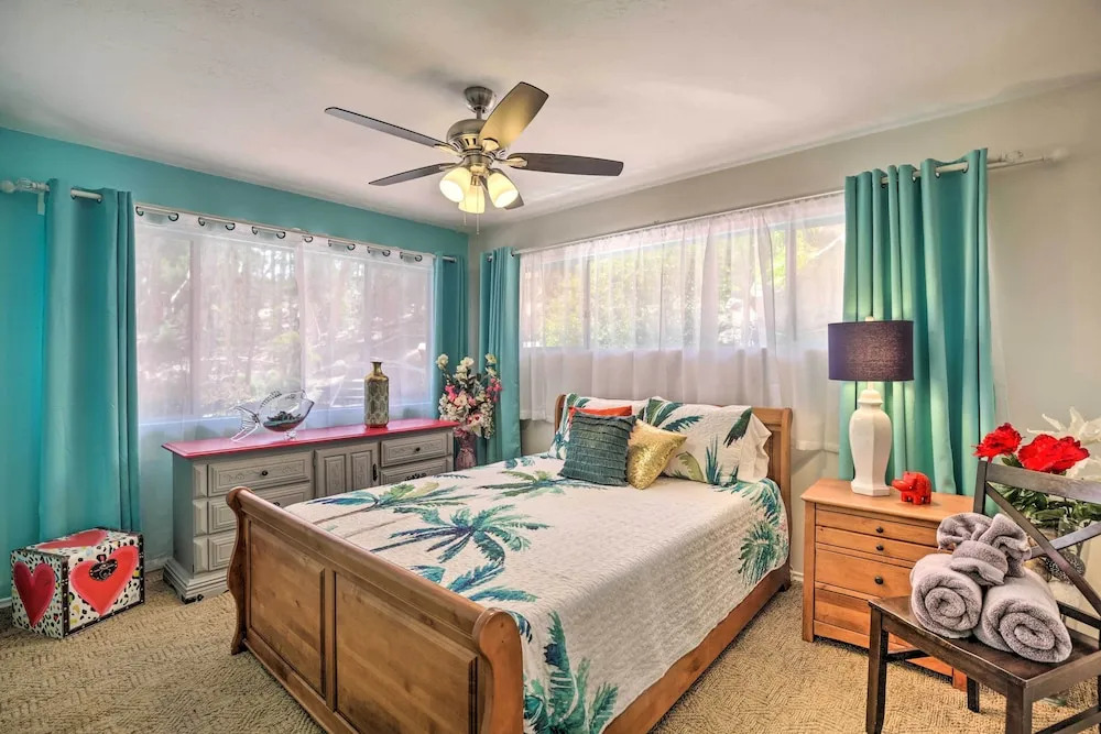 Colorful El Cajon Gem: Deck, Garden & Valley Views