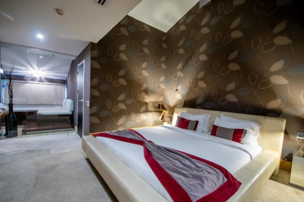 Vernazza Suites