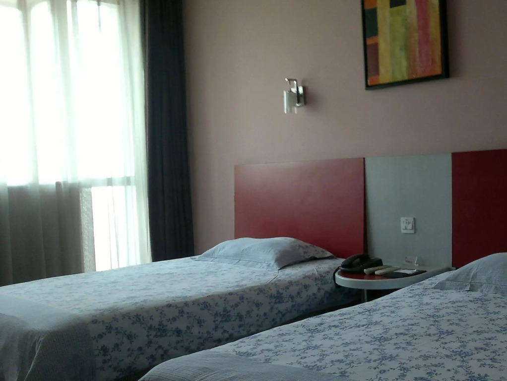 Motel168 Wuhan HuaQiao Inn