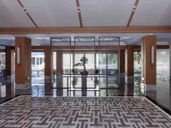 Yangzi Hotel