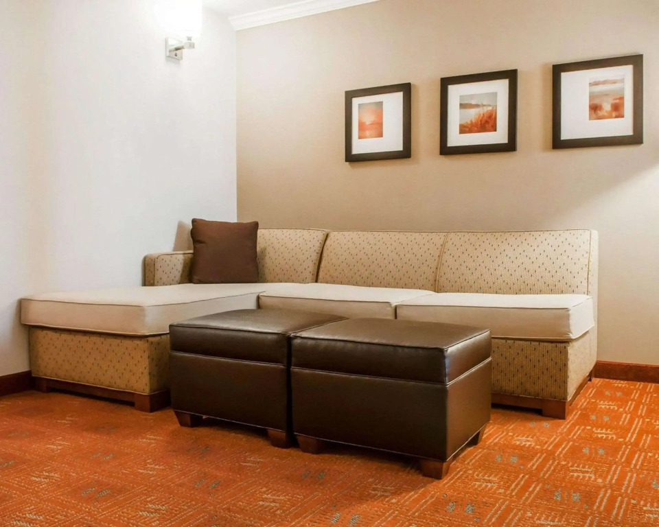 Comfort Suites Farmington