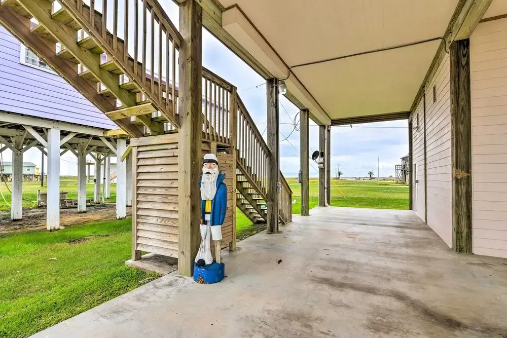 Private Beach Access: Coastal Freeport Home!
