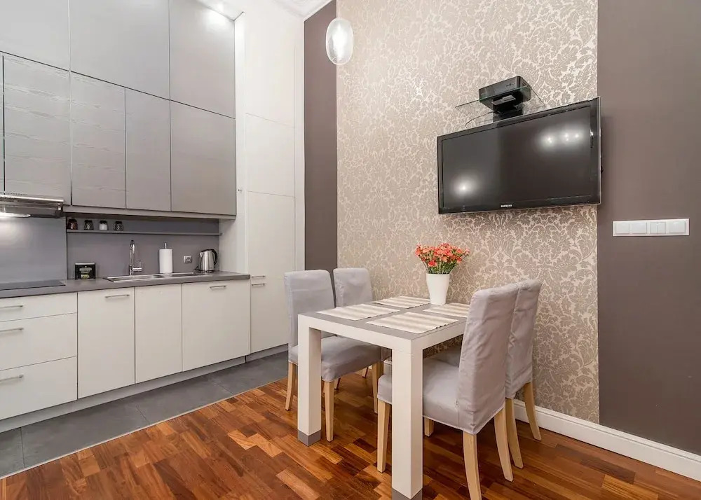 Metro Nowy Swiat Apartment