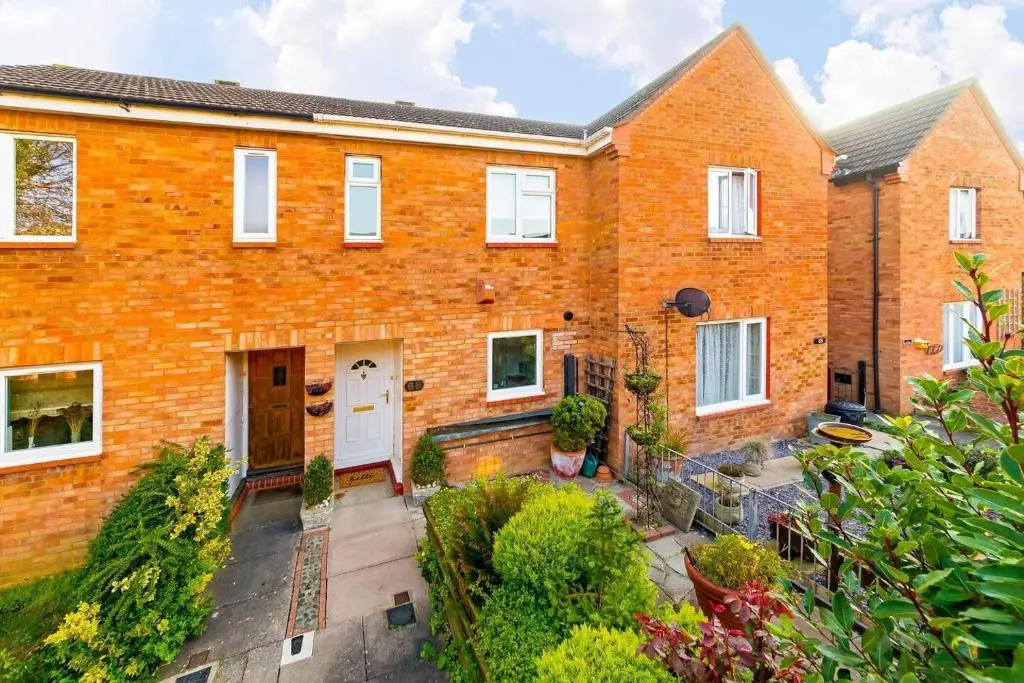 Milton Keynes Oldbrook Dexter-2BR by Homely Spaces