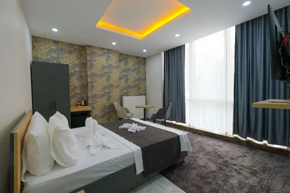 Minimalist Suit Otel