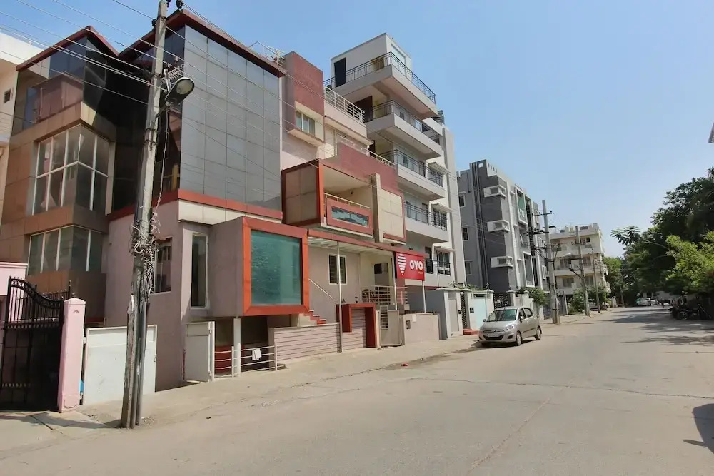 OYO Apartments Maharaja Signal