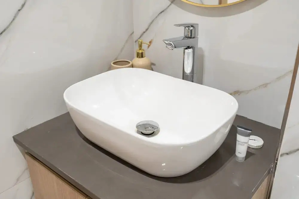 Chic Modern Studio Apartment for 2 in JVC