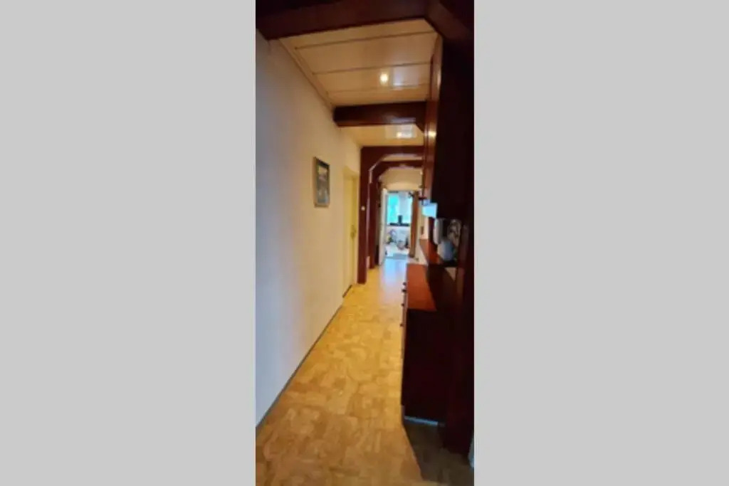 Quiet apartment close to town