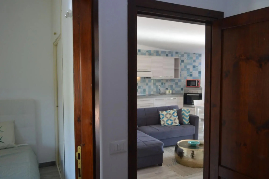 Seafront house in Porto Taverna, independent and 100 meters from the beach with a beautiful view of-Casa Porto Taverna