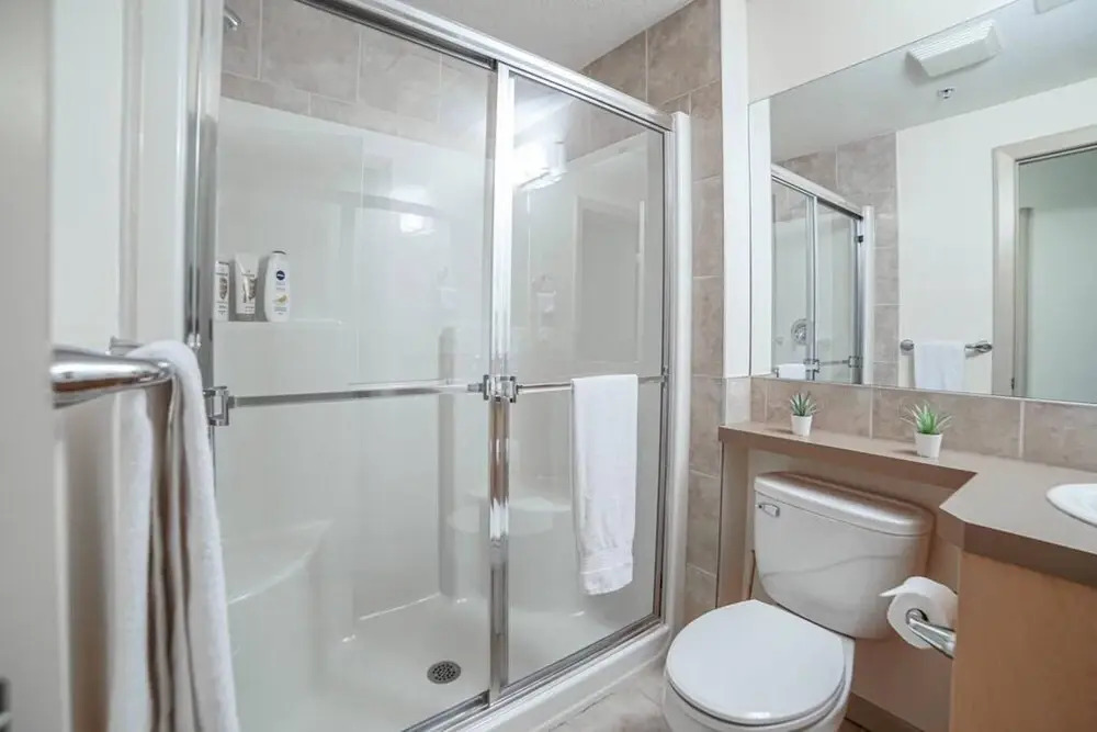 Gorgeous 2bd Condo Patio Gym Parking Coffee