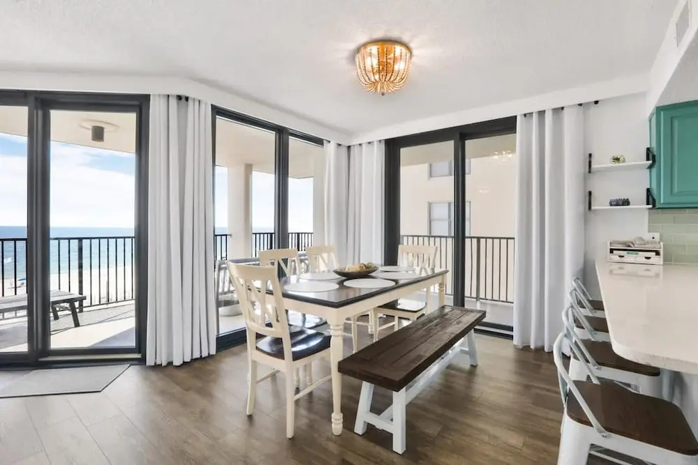 Phoenix III 3031 Beachfront End-unit