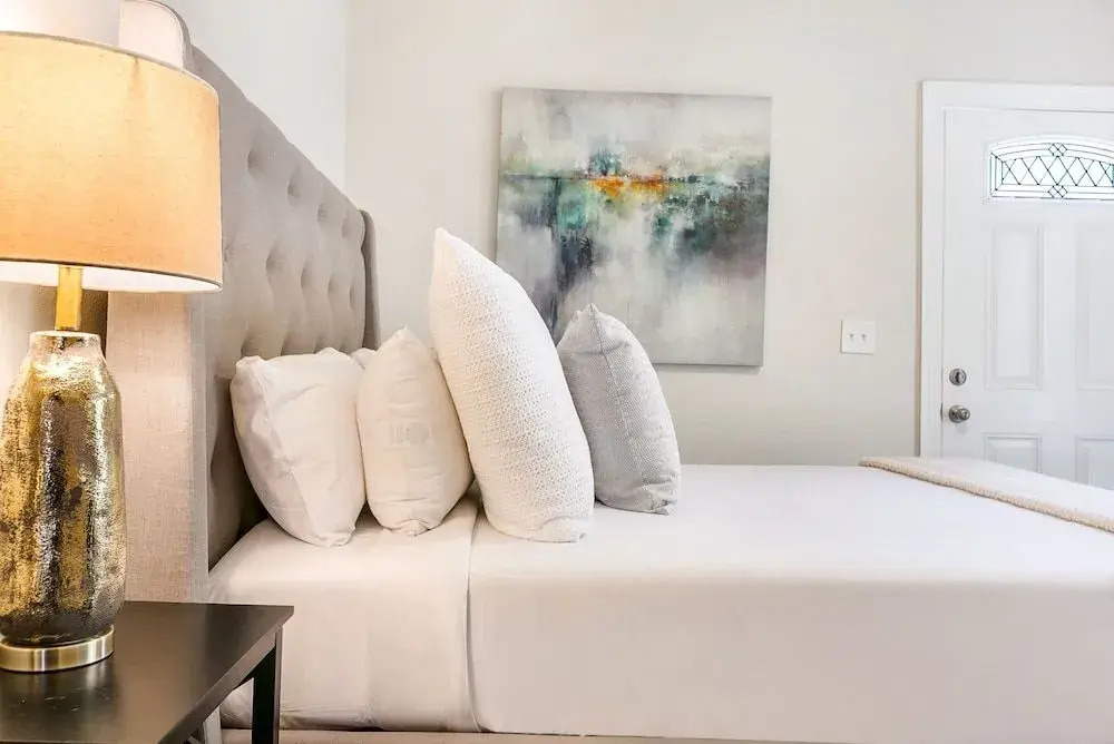 Hosteeva 3BR Steps to St. Charles Ave