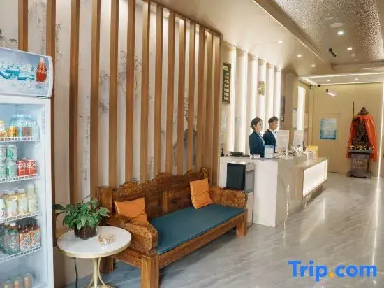 Yiyuan Hotel (Lingqiu Station)