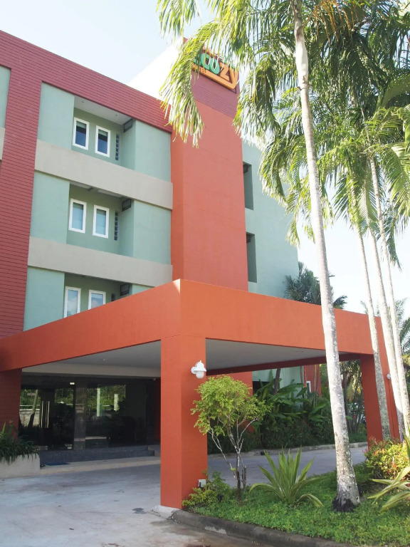 Phuket Ecozy Hotel