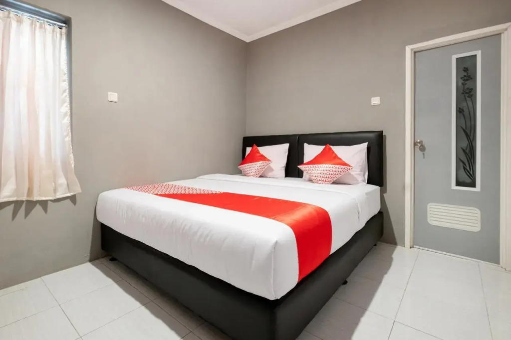 Crown Residence Hotel near Tugu Yogyakarta RedPartner